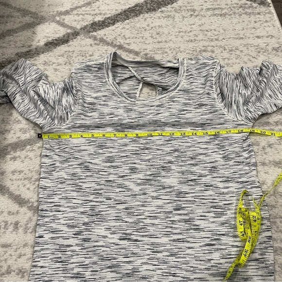 Lululemon Beat The Heat Long Sleeve - Picture 8 of 10